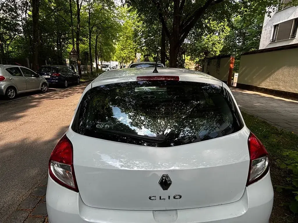 Gebraucht Renault Clio IV 75 PS (55 kW) 2012 Weiß Limousine
