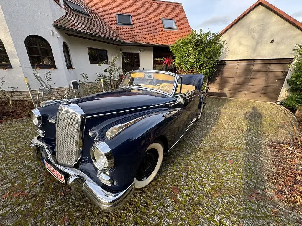 Gebraucht Mercedes 300 160 PS (117 kW) 1959 Blau Cabrio