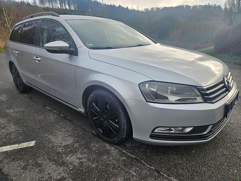 Gebraucht VW Passat 140 PS (102 kW) 2011 Silber Kombi