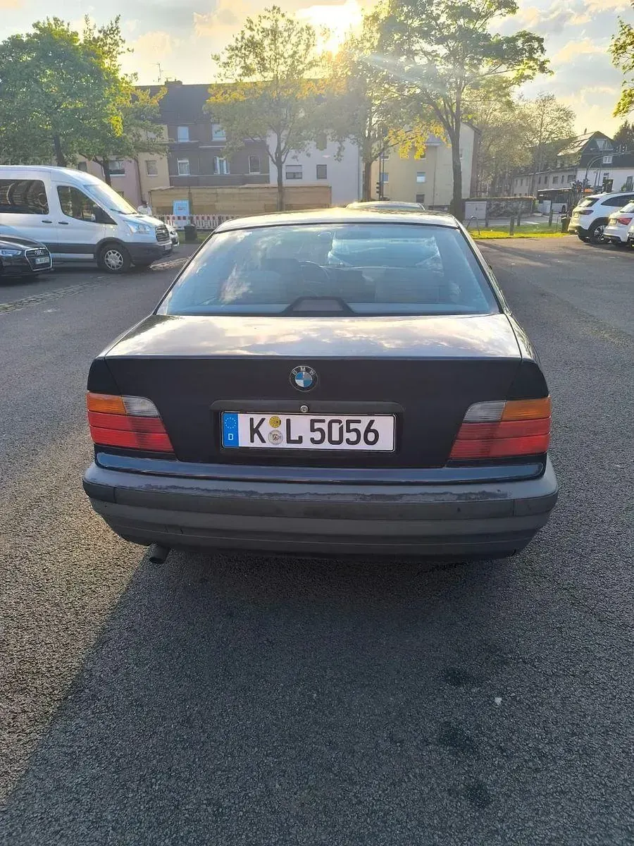 Brugt BMW 316 102 HK (75 kW) 1996 Blå Sedan