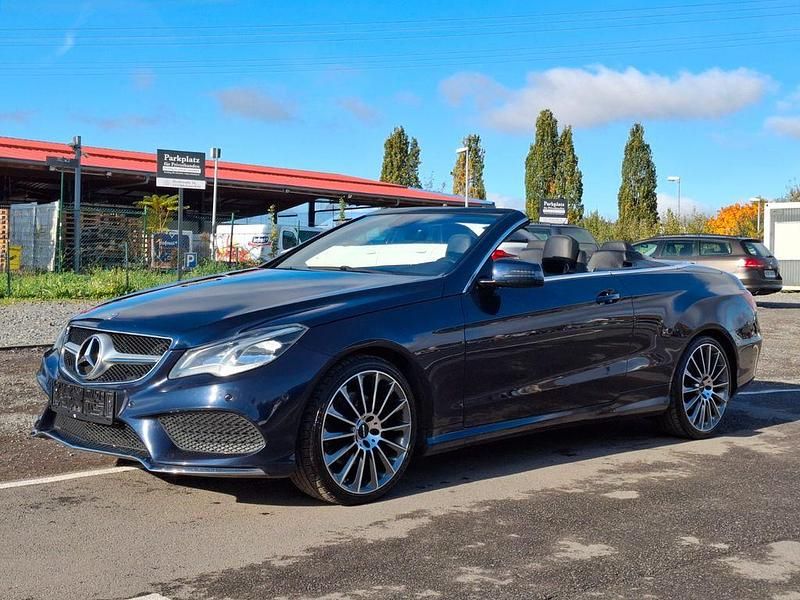 Gebraucht Mercedes E250 AMG line 211 PS (155 kW) 2015 Blau Cabrio
