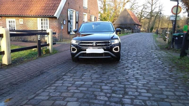Schwarz Gebraucht 2022 VW T-Roc Style SUV | 22.300 € (Superpreis) - Bild 1/4
