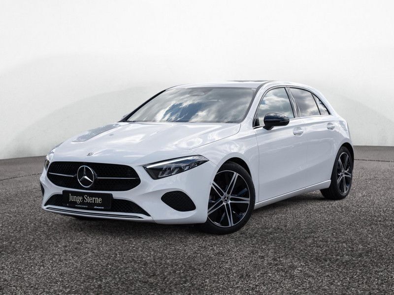 Weiss unilack polarweiss Gebraucht 2023 Mercedes A200 Progressive Limousine | 28.880 € (Fairer Preis) - Bild 1/4