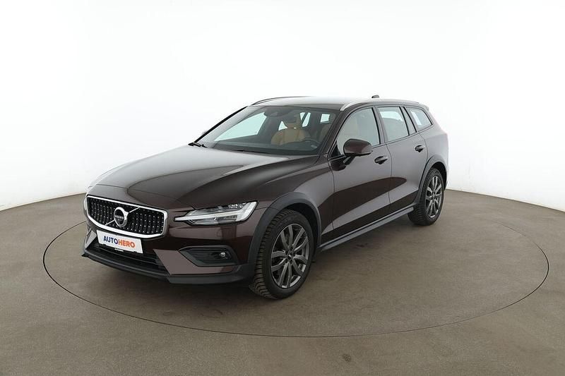 Usata Volvo V60 CC 190 CV (139 kW) 2020 Marrone Station wagon