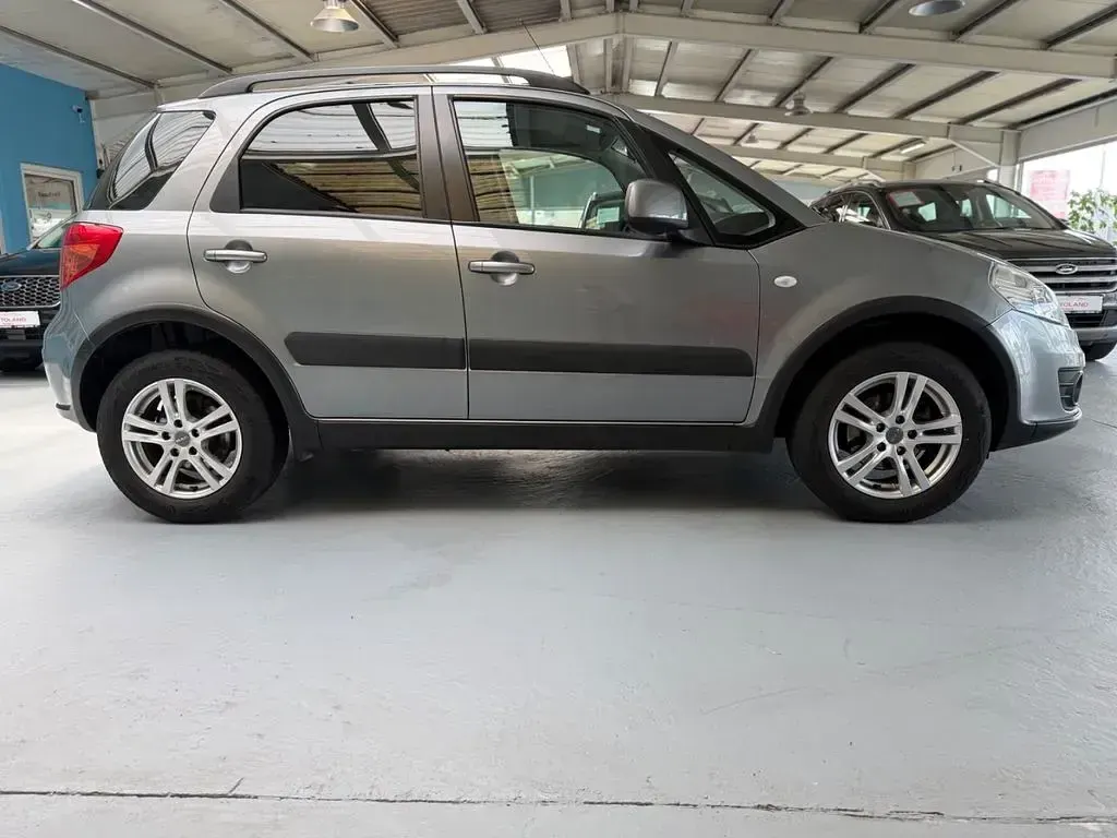 Gebraucht Suzuki SX4 Club 120 PS (88 kW) 2015 Grau SUV