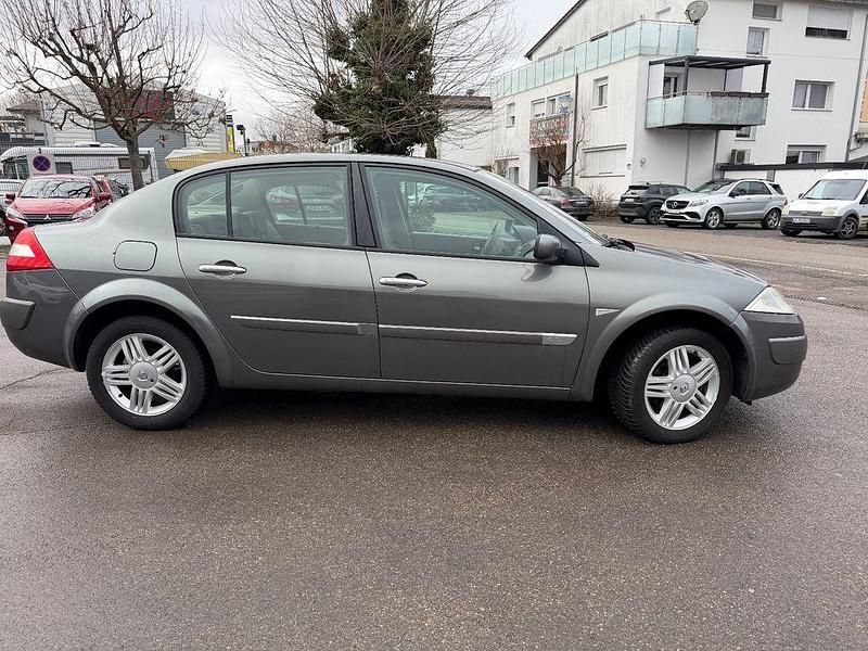 Gebraucht Renault Mégane II Luxe 101 PS (74 kW) 2005 Hologram grey Limousine