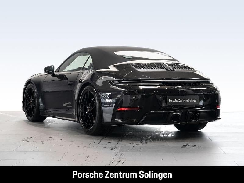 Neu Porsche 911 541 PS (397 kW) 2026 Tiefschwarzmetallic Cabrio