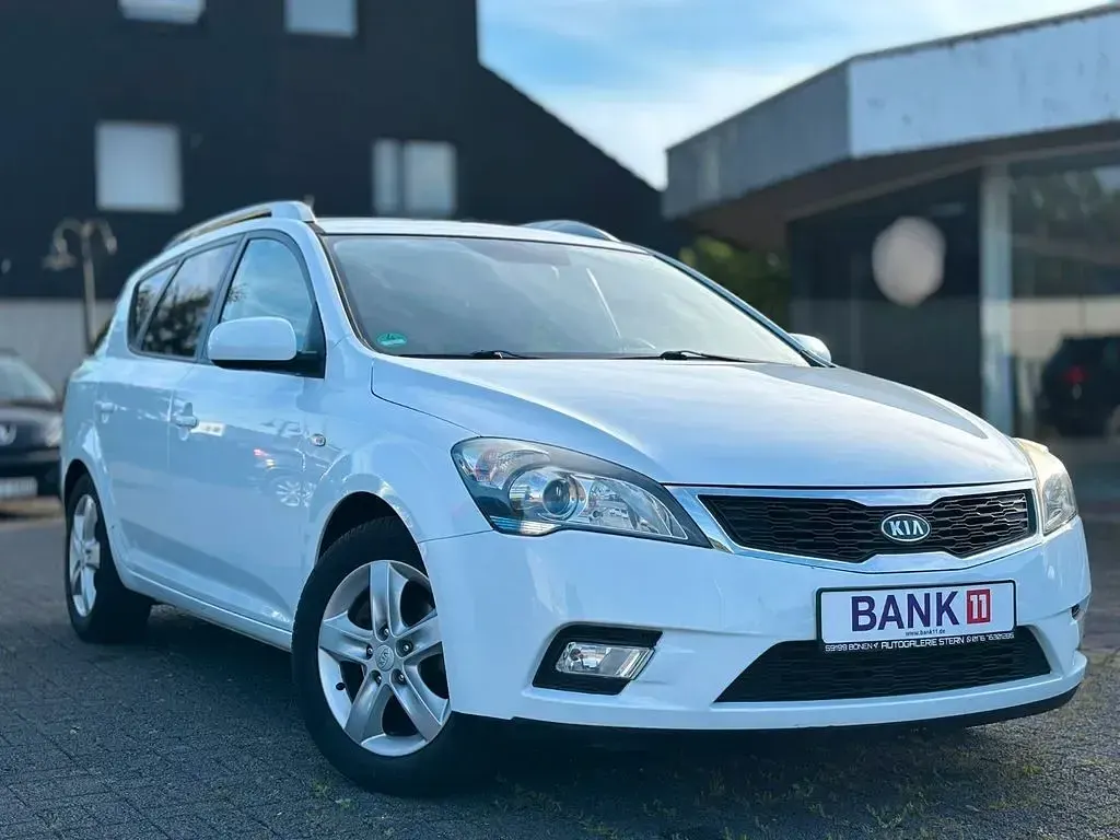 Gebraucht Kia Ceed 90 PS (66 kW) 2011 Weiß Kleinwagen