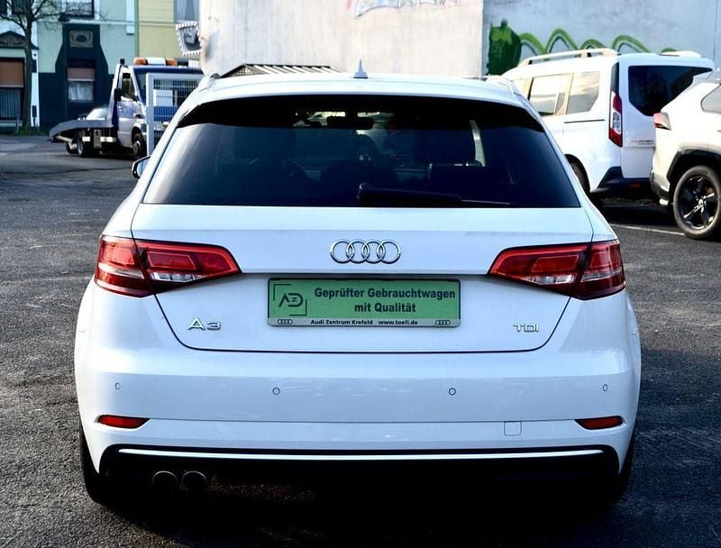 Gebraucht Audi A3 Sport 150 PS (110 kW) 2018 Weiß Limousine