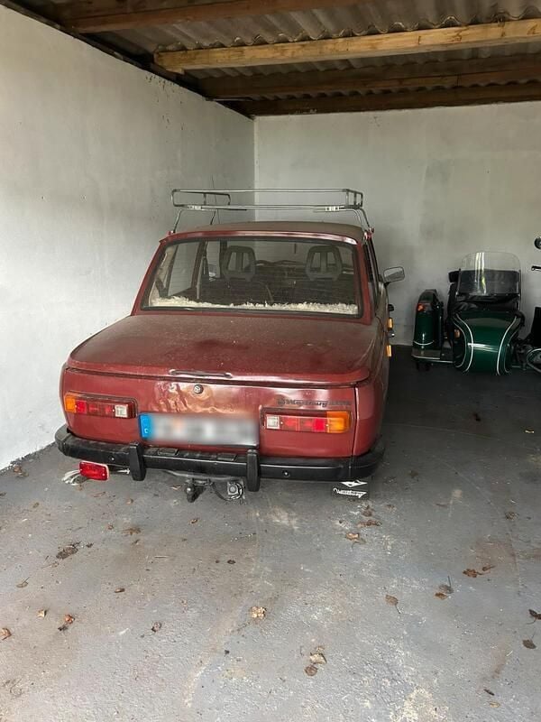 Braun Gebraucht 1983 Wartburg 353 Limousine | 3.000 € - Bild 1/4