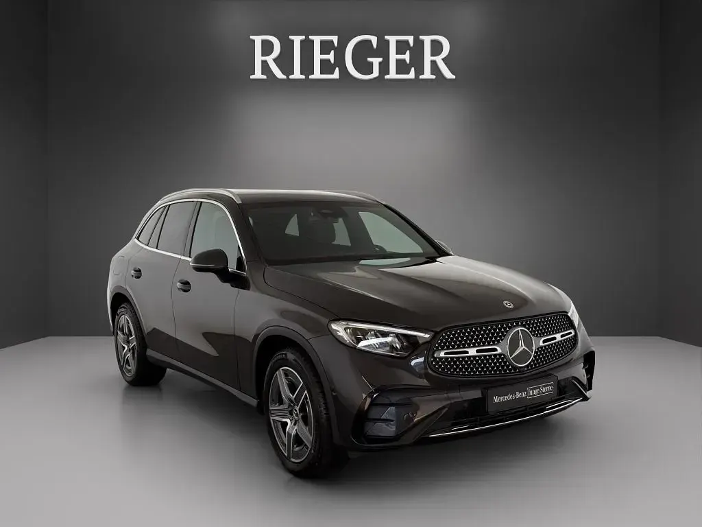 Gebraucht Mercedes GLC300 AMG line 269 PS (197 kW) 2025 Grau SUV