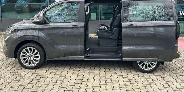 Gebraucht Ford Tourneo Custom 150 PS (110 kW) 2024 Grau metallic Van