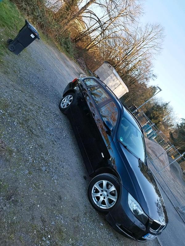 Gebraucht BMW 318 143 PS (105 kW) 2008 Schwarz Kombi