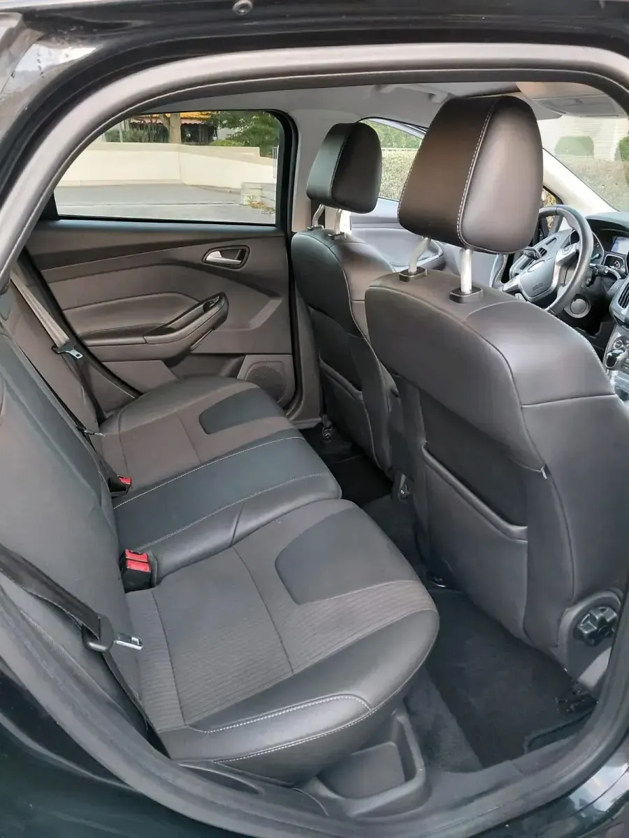 Gebraucht Ford Focus 125 PS (91 kW) 2013 Schwarz Limousine