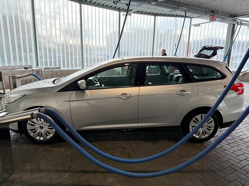 Gebraucht Ford Focus Business Edition 95 PS (69 kW) 2018 Silber Kombi