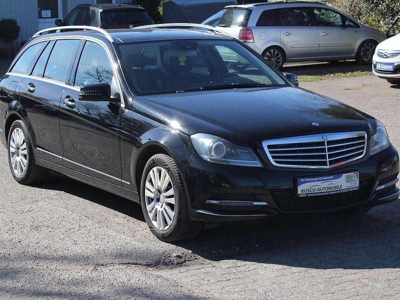 Gebraucht Mercedes C250 204 PS (150 kW) 2013 Schwarz  unilack Kombi