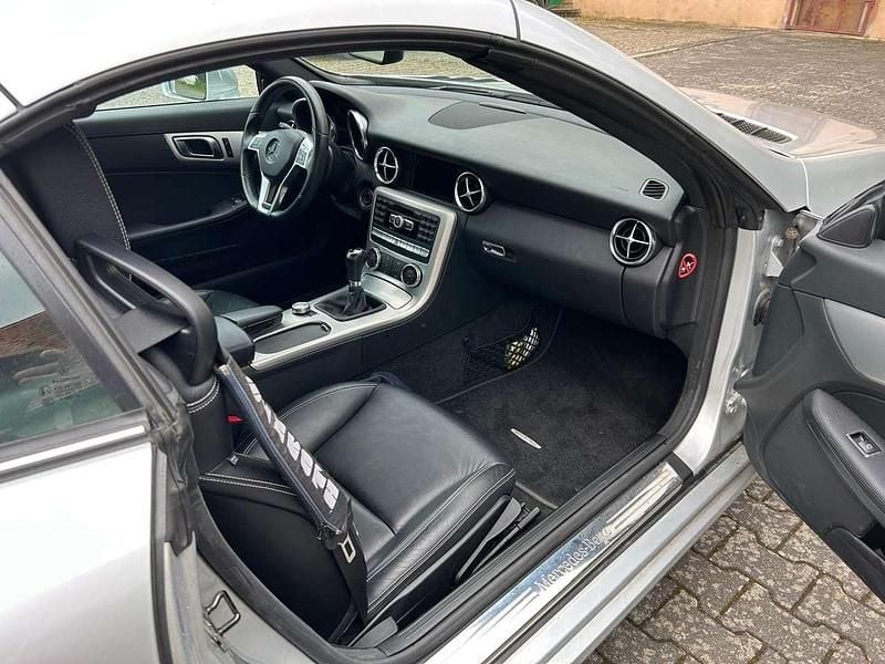Gebraucht Mercedes SLK200 184 PS (135 kW) 2012 Silber Cabrio
