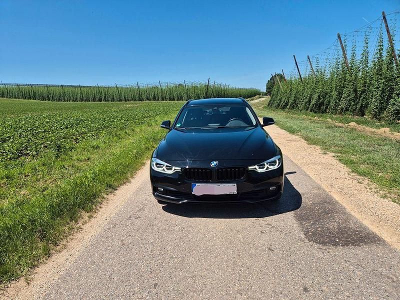 Gebraucht BMW 320 Advantage 184 PS (135 kW) 2016 Schwarz Kombi