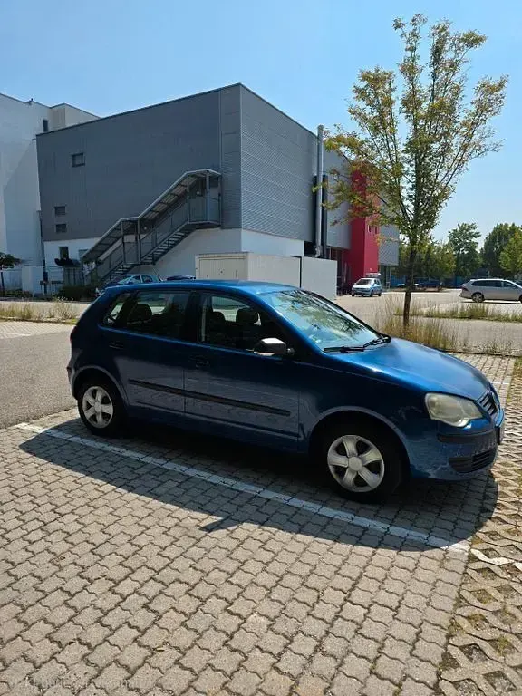 Gebraucht VW Polo Trendline 64 PS (47 kW) 2006 Blau Kleinwagen