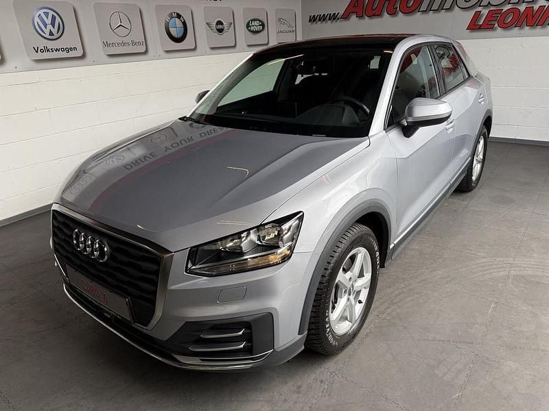 Florett silber (metallic) Gebraucht 2017 Audi Q2 Basis SUV | 15.990 € (Guter Preis) - Bild 1/4