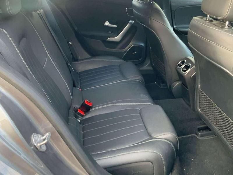 Grau Gebraucht 2019 Mercedes A250 Progressive Limousine | 27.222 € (Fairer Preis) - Bild 1/4