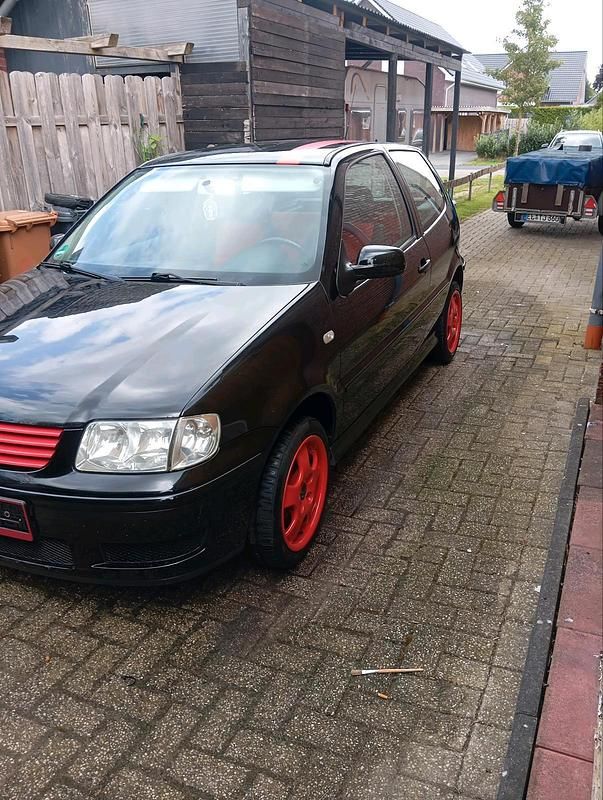 Schwarz Gebraucht 2001 VW Polo Kleinwagen | 300 € (Superpreis) - Bild 1/4