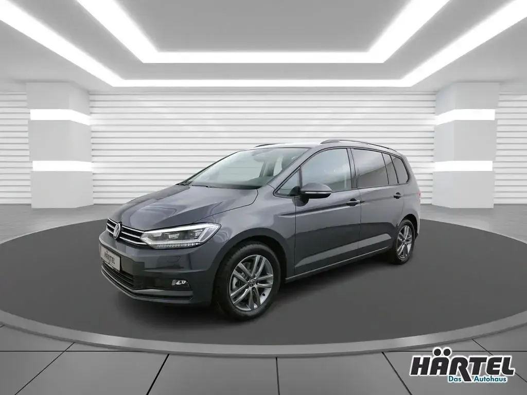 Neu VW Touran Comfortline 150 PS (110 kW) 2026 Delfingrau (grey), metallic Van / Kleinbus