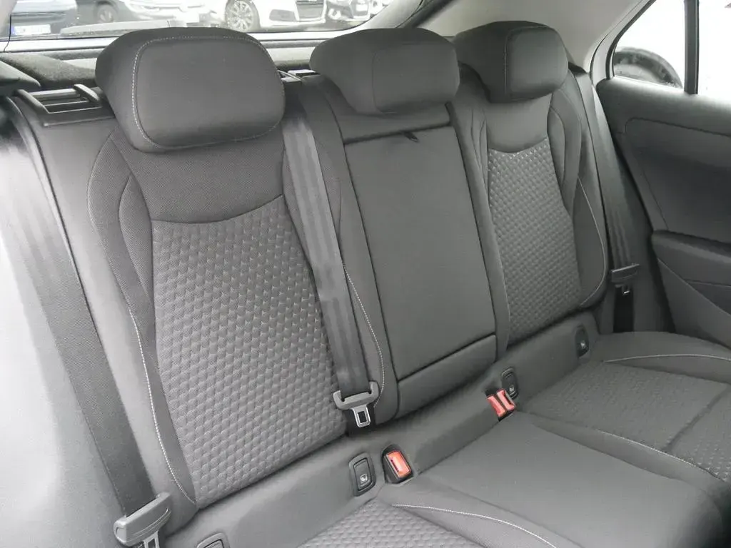 Gebraucht VW T-Roc 150 PS (110 kW) 2026 Weiß SUV