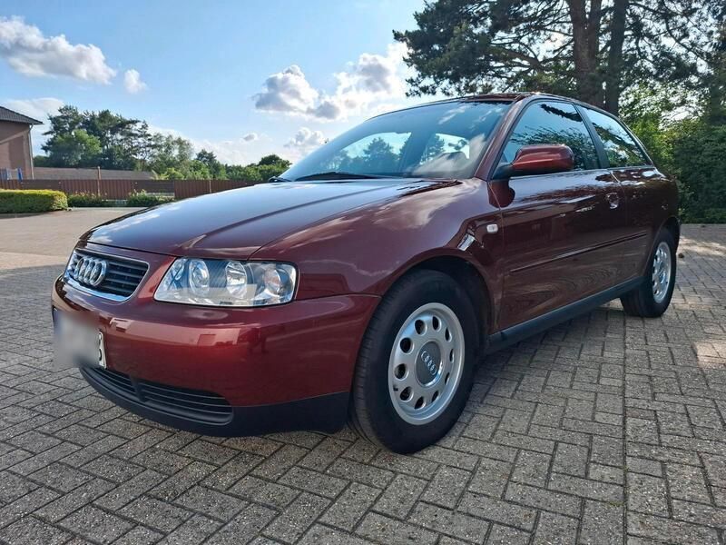 Rot Gebraucht 2000 Audi A3 Attraction Limousine | 4.850 € (Teuer) - Bild 1/4