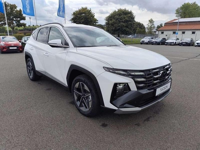 Gebraucht Hyundai Tucson Trend 150 PS (110 kW) 2025 Atlas white SUV