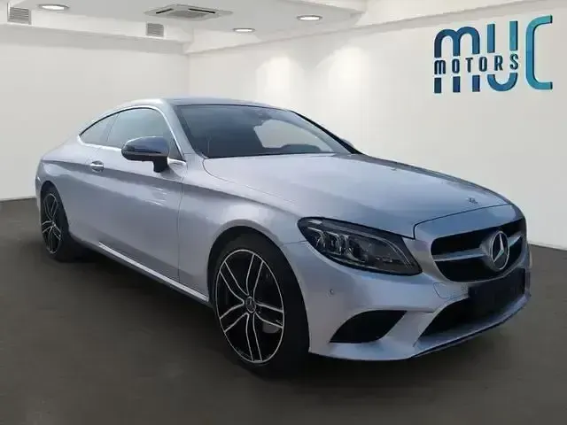 Gebraucht Mercedes C220 194 PS (142 kW) 2020 Iridiumsilber  metalliclack Coupé