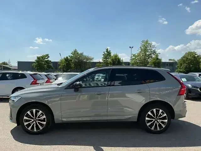 Gebraucht Volvo XC60 Plus 197 PS (144 kW) 2024 Vapour grey SUV