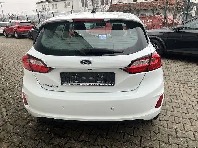 Gebraucht Ford Fiesta Cool & Connect 75 PS (55 kW) 2023 Weiß Kleinwagen