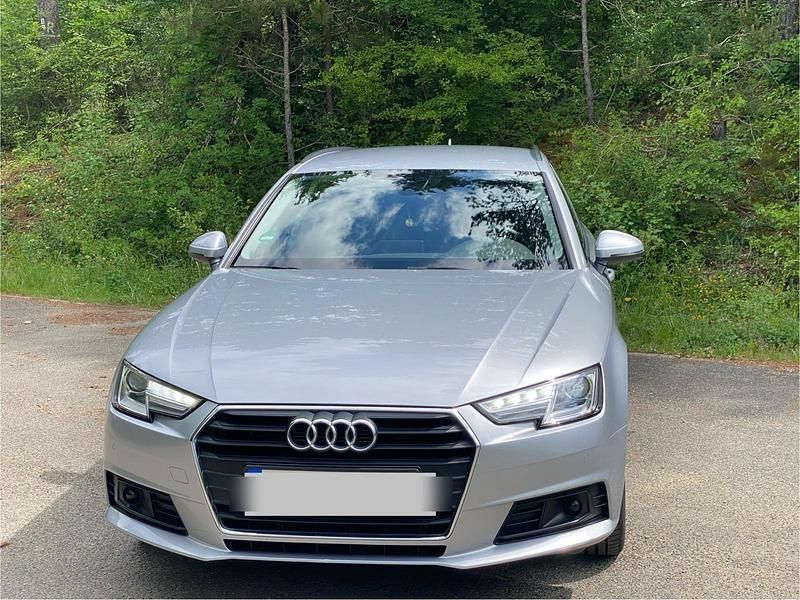 Silber Gebraucht 2016 Audi A4 Kombi | 12.500 € (Guter Preis) - Bild 1/4