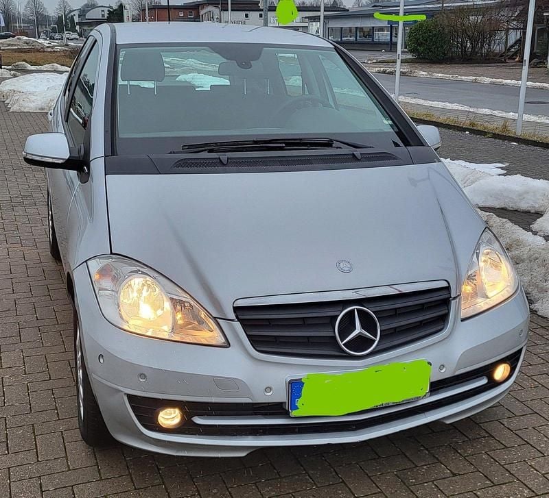 Silber Gebraucht 2011 Mercedes A160 Kleinwagen | 3.900 € (Fairer Preis) - Bild 1/4