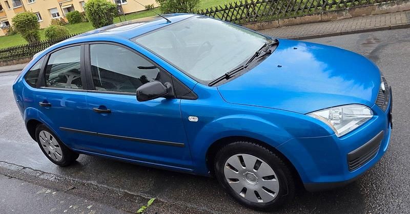 Second-hand Ford Focus 100 CP (73 kW) 2006 Albastru Berlinǎ