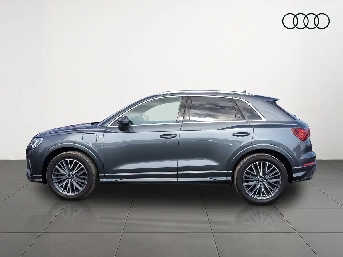 Gebraucht Audi Q3 S-Line 245 PS (180 kW) 2022 Grau SUV