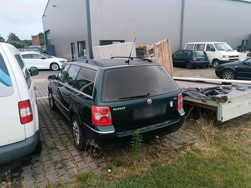 Gebraucht VW Passat Highline 131 PS (96 kW) 2002 Grün Kombi