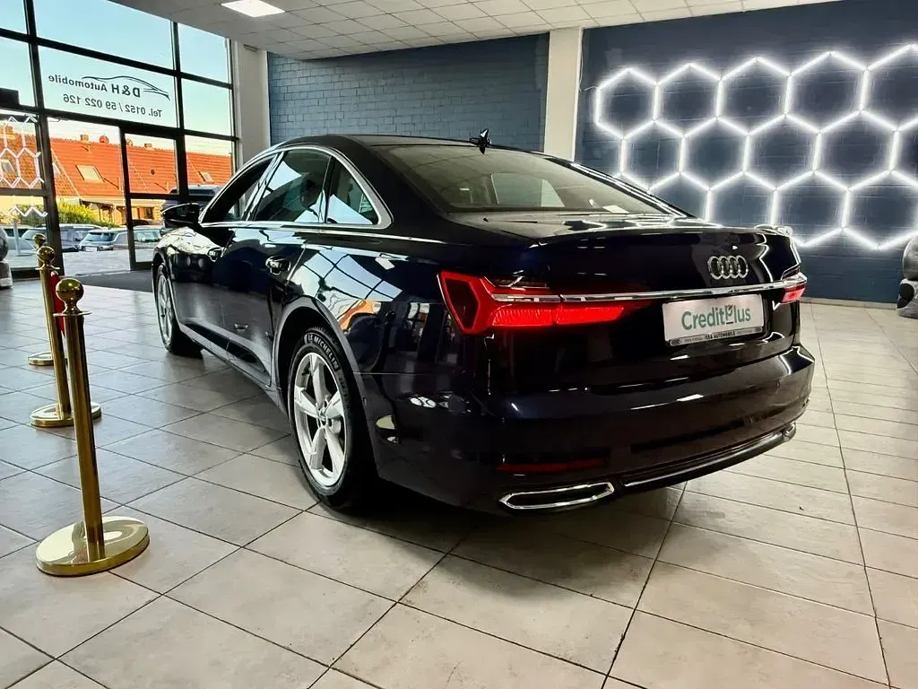 Gebraucht Audi A6 Sport 163 PS (119 kW) 2022 Blau Limousine