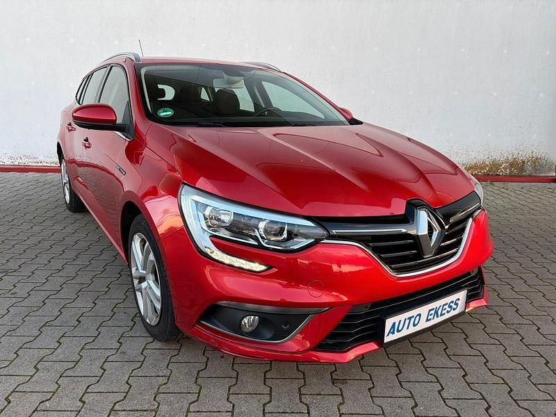 Rot Gebraucht 2019 Renault Mégane GrandTour Business Kombi | 9.499 € (Guter Preis) - Bild 1/4