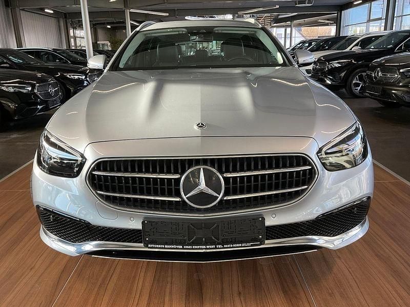 Gebraucht Mercedes E220 Avantgarde 200 PS (147 kW) 2022 Silber Limousine