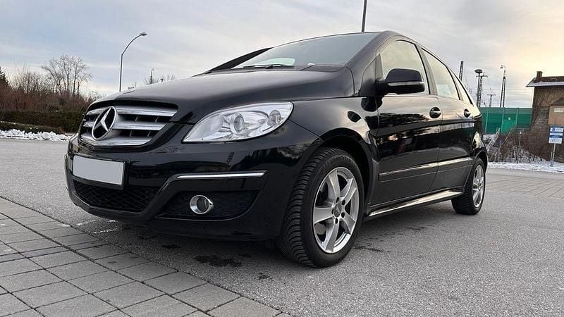 Schwarz Gebraucht 2009 Mercedes B180 Van / Kleinbus | 2.900 € (Guter Preis) - Bild 1/4
