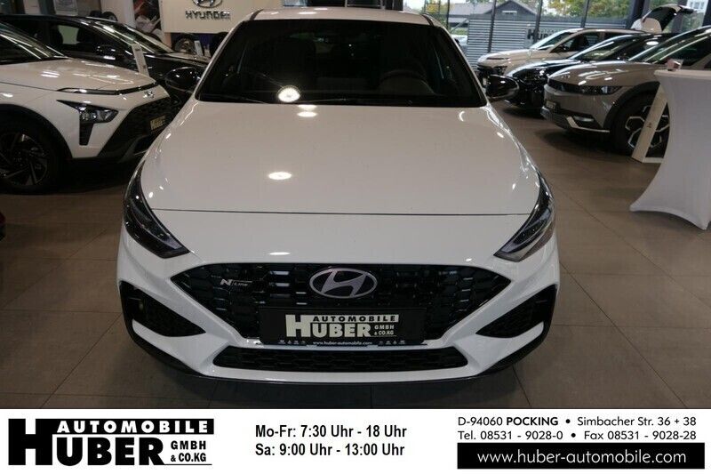 Weiß Gebraucht 2024 Hyundai i30 N Line Limousine | 27.490 € (Fairer Preis) - Bild 1/4