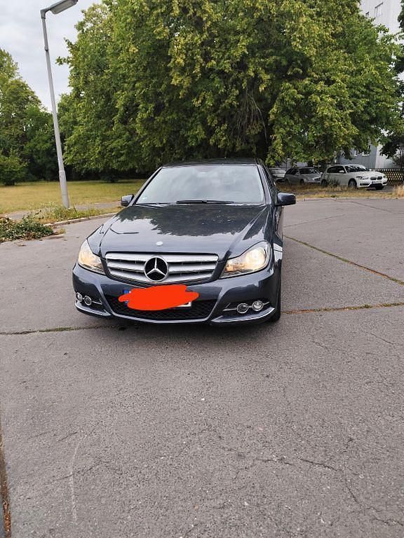 Silber Gebraucht 2012 Mercedes C180 Avantgarde Limousine | 9.150 € (Guter Preis) - Bild 1/4