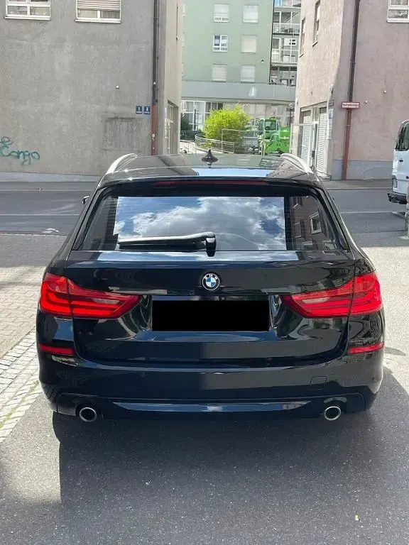 Gebraucht BMW 520 190 PS (139 kW) 2018 Schwarz Kombi