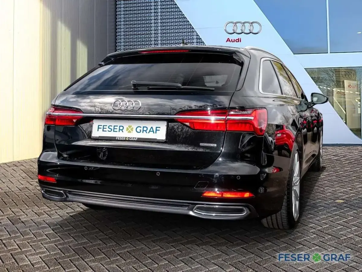 Gebraucht Audi A6 Ambiente 286 PS (210 kW) 2021 Mythosschwarz metallic Kombi