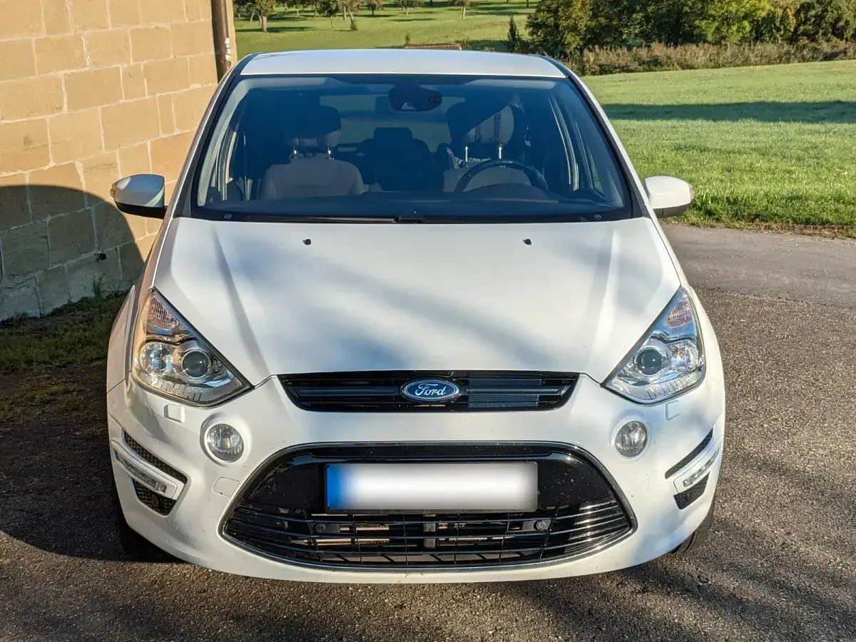 Gebraucht Ford S-MAX Titanium 163 PS (119 kW) 2013 Weiß Van / Kleinbus
