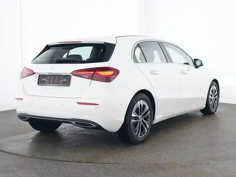 Gebraucht Mercedes A200 Progressive 163 PS (119 kW) 2025 Weiß Limousine