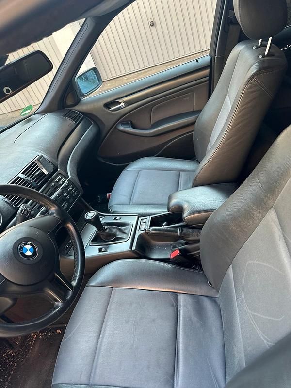 Gebraucht BMW 316 115 PS (84 kW) 2004 Schwarz Limousine