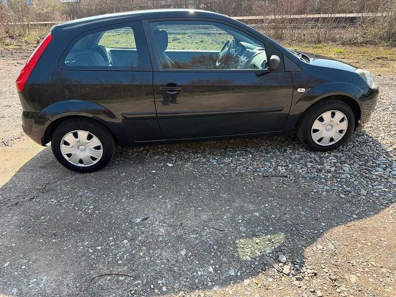 Gebraucht Ford Fiesta 60 PS (44 kW) 2007 Blau Kleinwagen